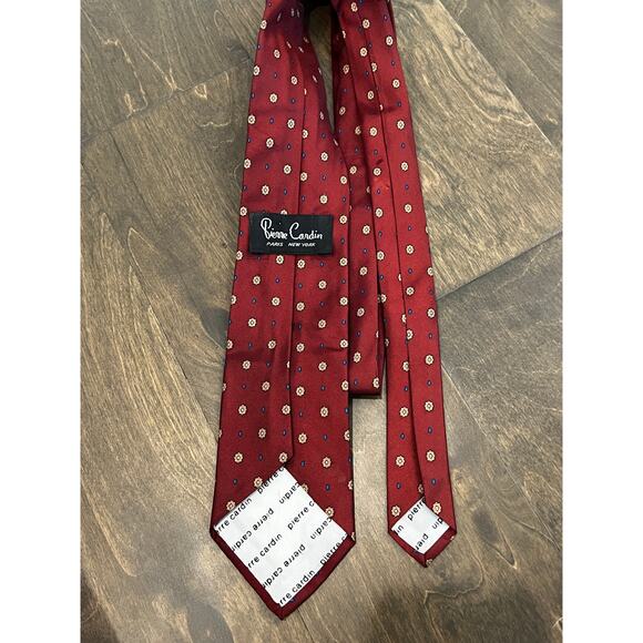 Vintage Pierre Cardin Tie Red Medallion Pattern Silk Blend – Paris New York - Picture 2 of 5
